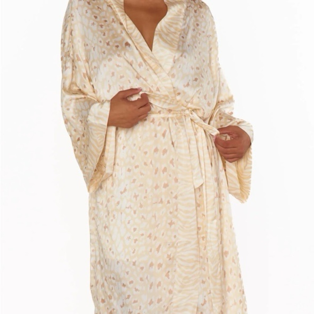 NWT | Show Me Your Mumu x Curateur | Harlow Robe | Animal Print | SZ O/S